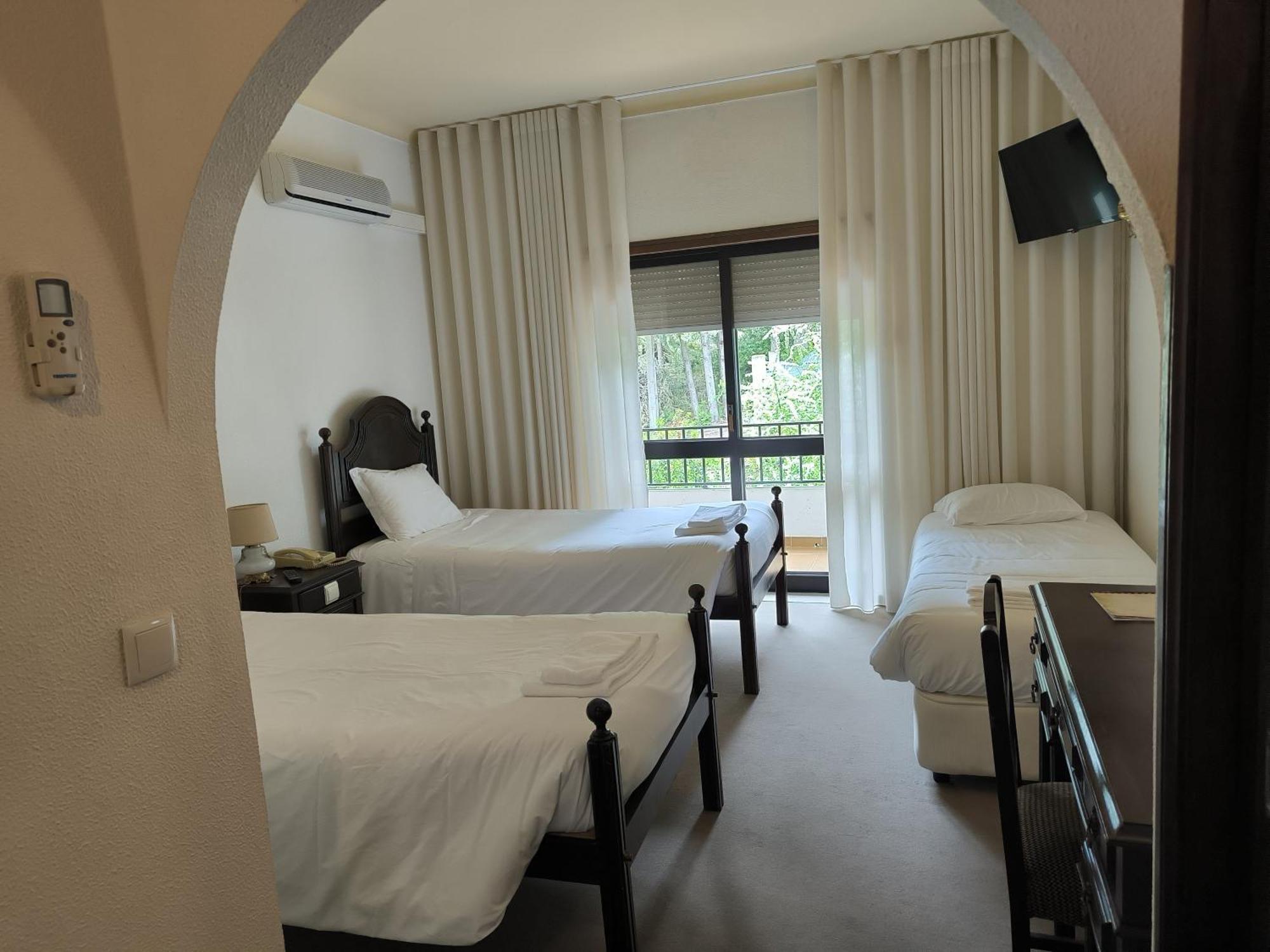 Lavanda Hotel Mira Serra Celorico Da Beira Esterno foto